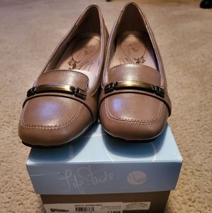 Tan loafer 11W - box no longer available
